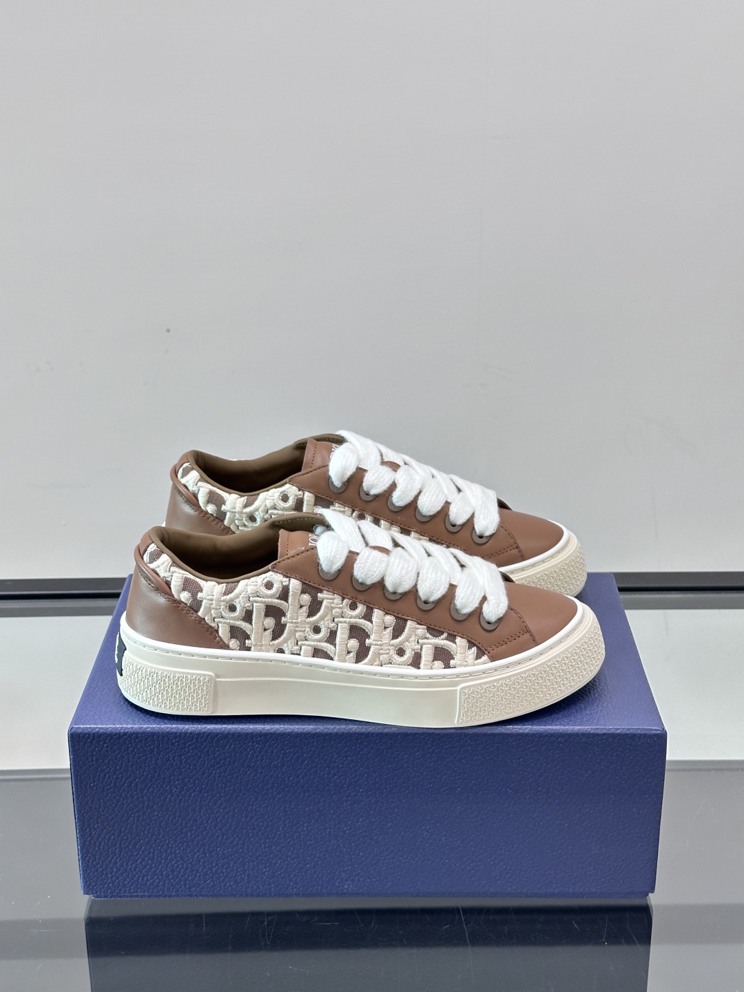 Dior B33 Oblique Print Leather Sneakers - Stylish Tennis-Inspired Design 2 cmp i1751549056271 3335 0 0