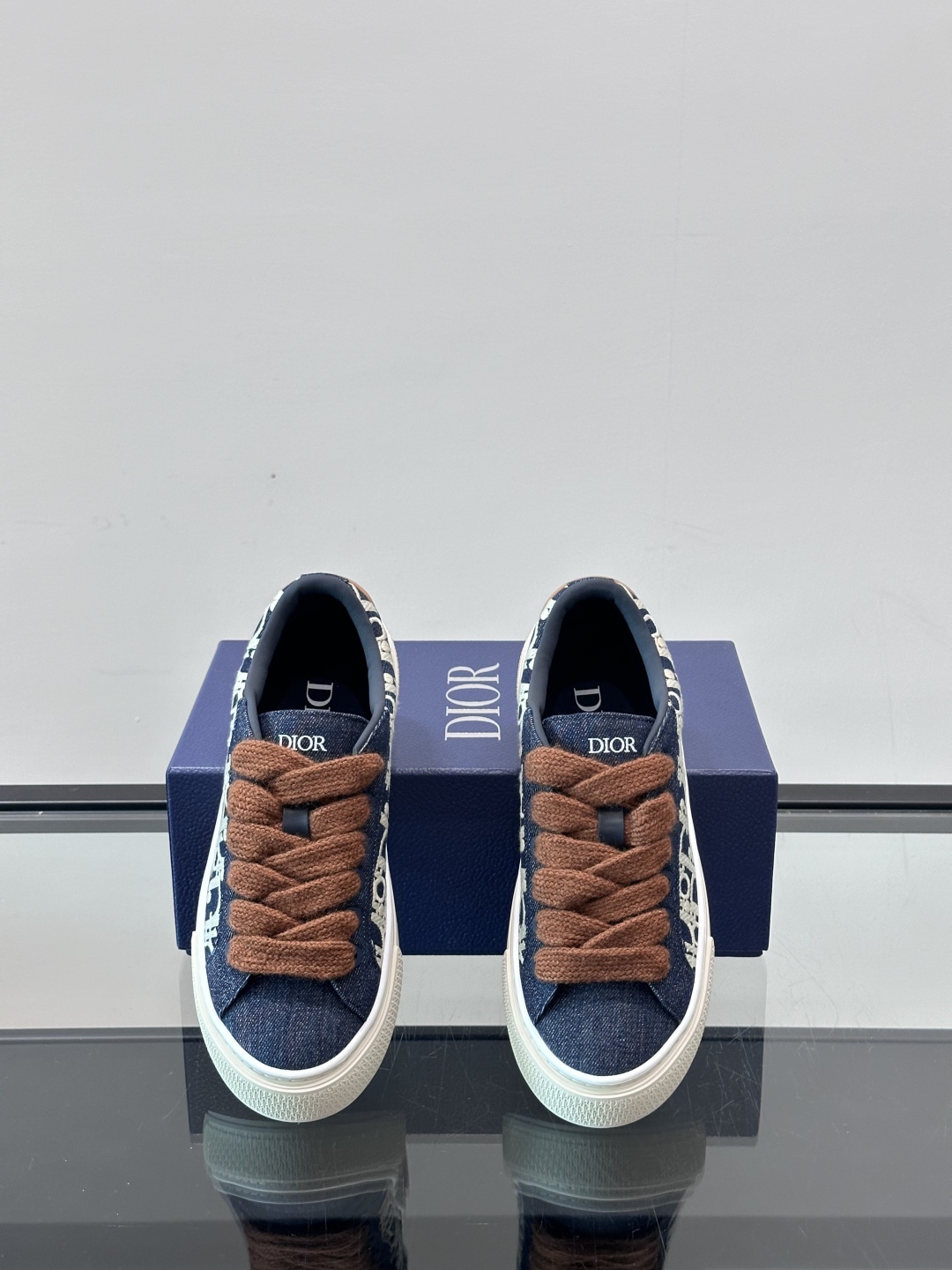 Dior B33 Oblique Print Leather Sneakers - Iconic Style & Comfort 7 cmp i1751549184018 7142 0 5