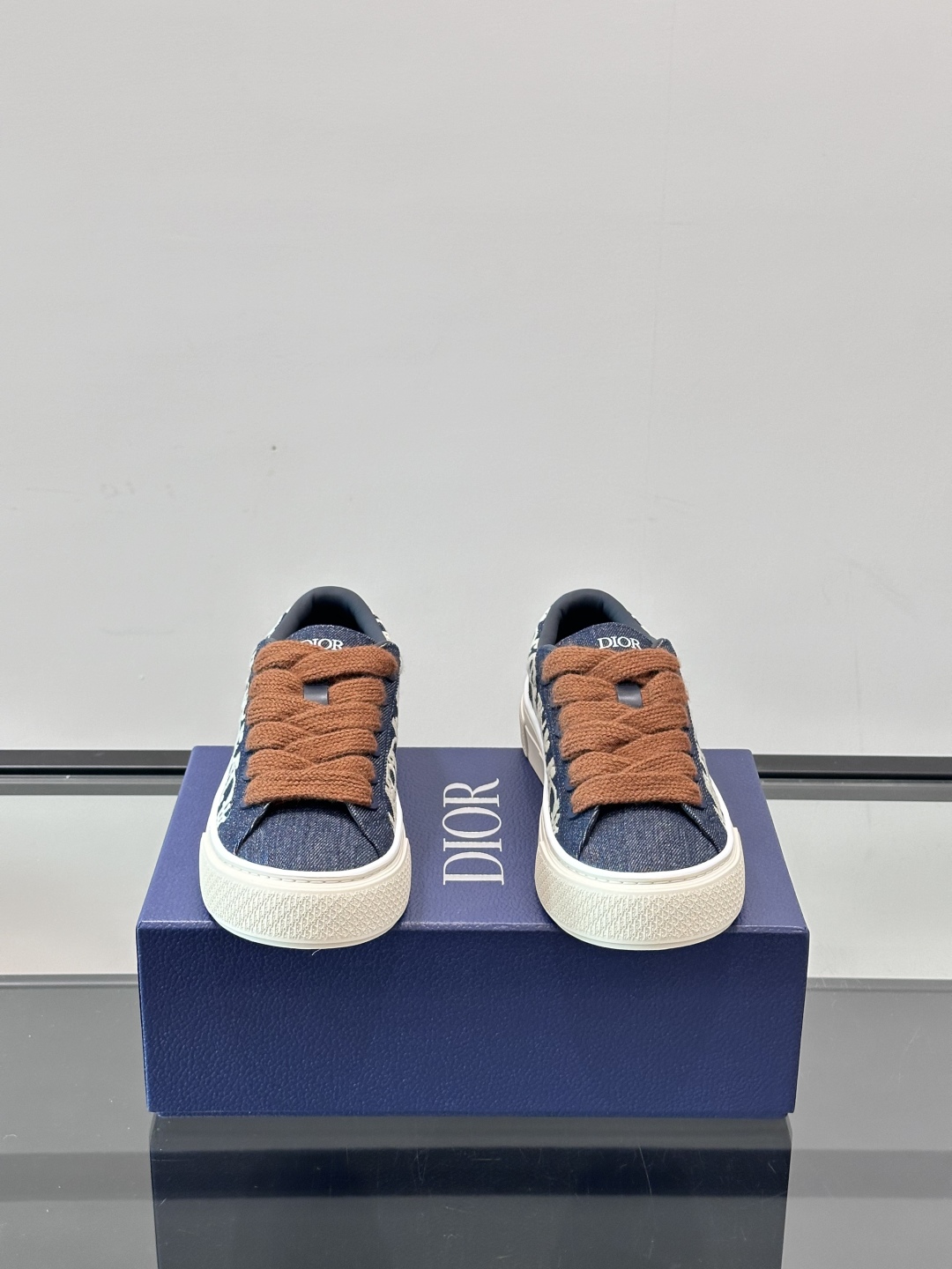 Dior B33 Oblique Print Leather Sneakers - Iconic Style & Comfort 3 cmp i1751549184084 2026 0 1