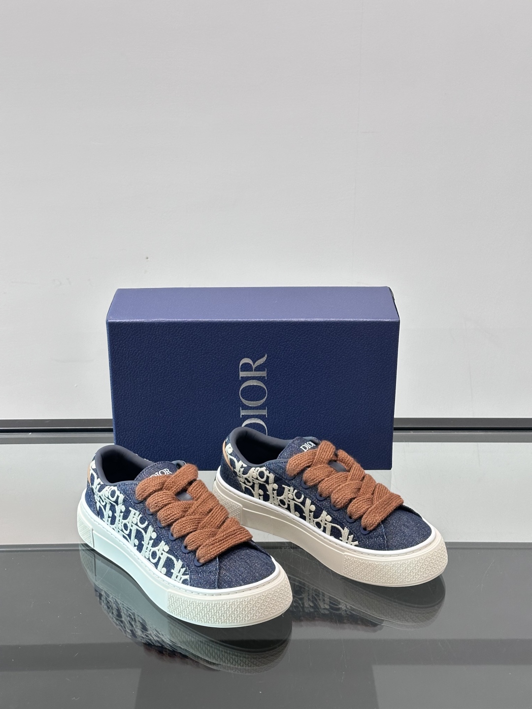 Dior B33 Oblique Print Leather Sneakers - Iconic Style & Comfort 6 cmp i1751549189556 3106 0 4