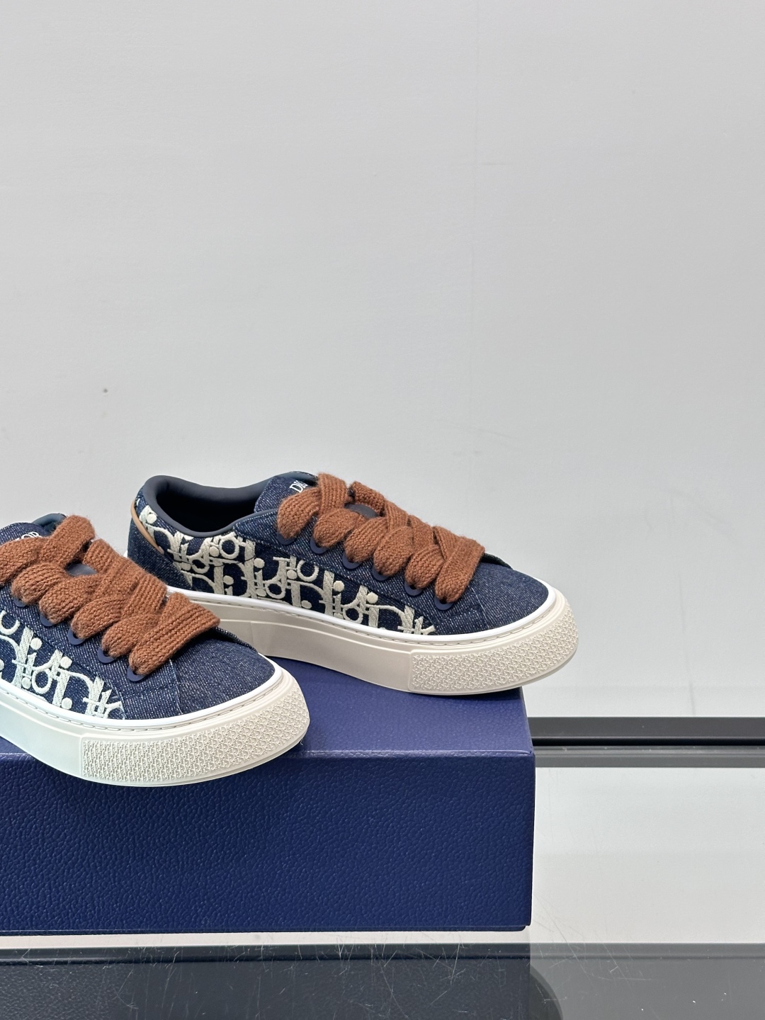 Dior B33 Oblique Print Leather Sneakers - Iconic Style & Comfort 8 cmp i1751549189564 1596 0 6