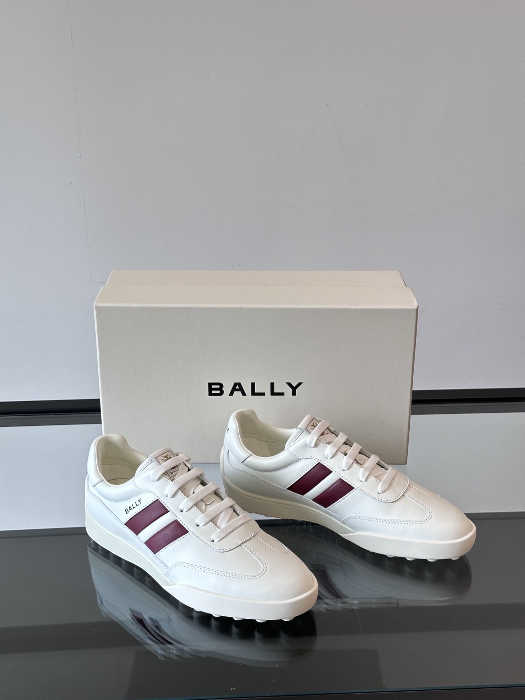 Bally/巴利 RAISE男士新款皮革休闲运动鞋✅这款运动鞋采用进口小牛皮鞋面‼️融入撞色刺绣和皮革线