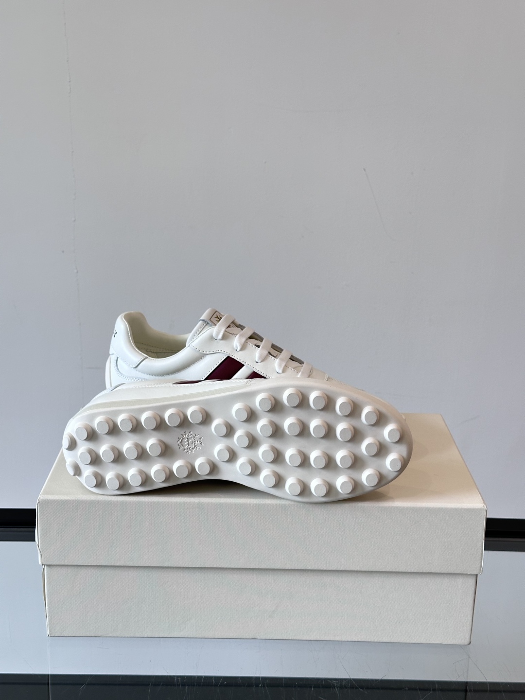 Bally/巴利 RAISE男士新款皮革休闲运动鞋✅这款运动鞋采用进口小牛皮鞋面‼️融入撞色刺绣和皮革线