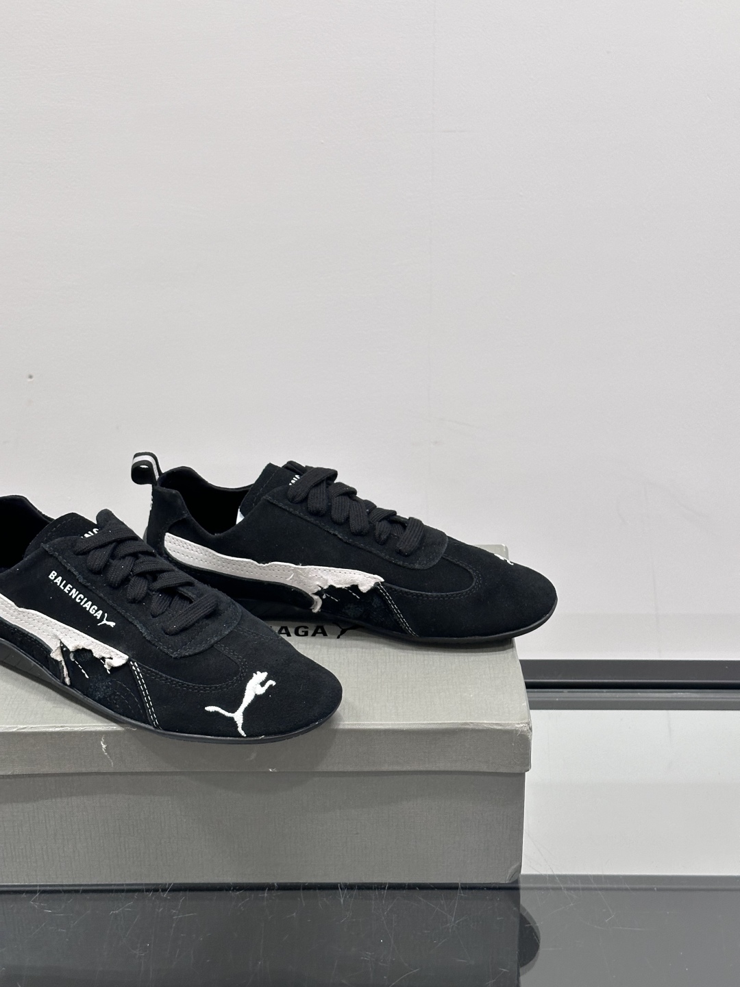 巴黎世家×Puma情侣款👫联名鞋 | 色彩玩出新高度‼️巴黎世家和Puma的2025早秋联名鞋太yyds