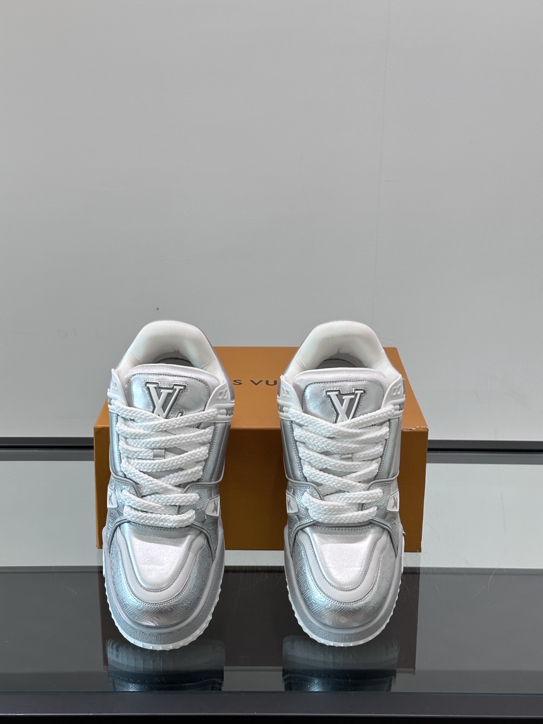 ◾️▫️L Trainer Maxi小胖丁休闲运动鞋，2025早春新配色，将经典 Lv Trainer 