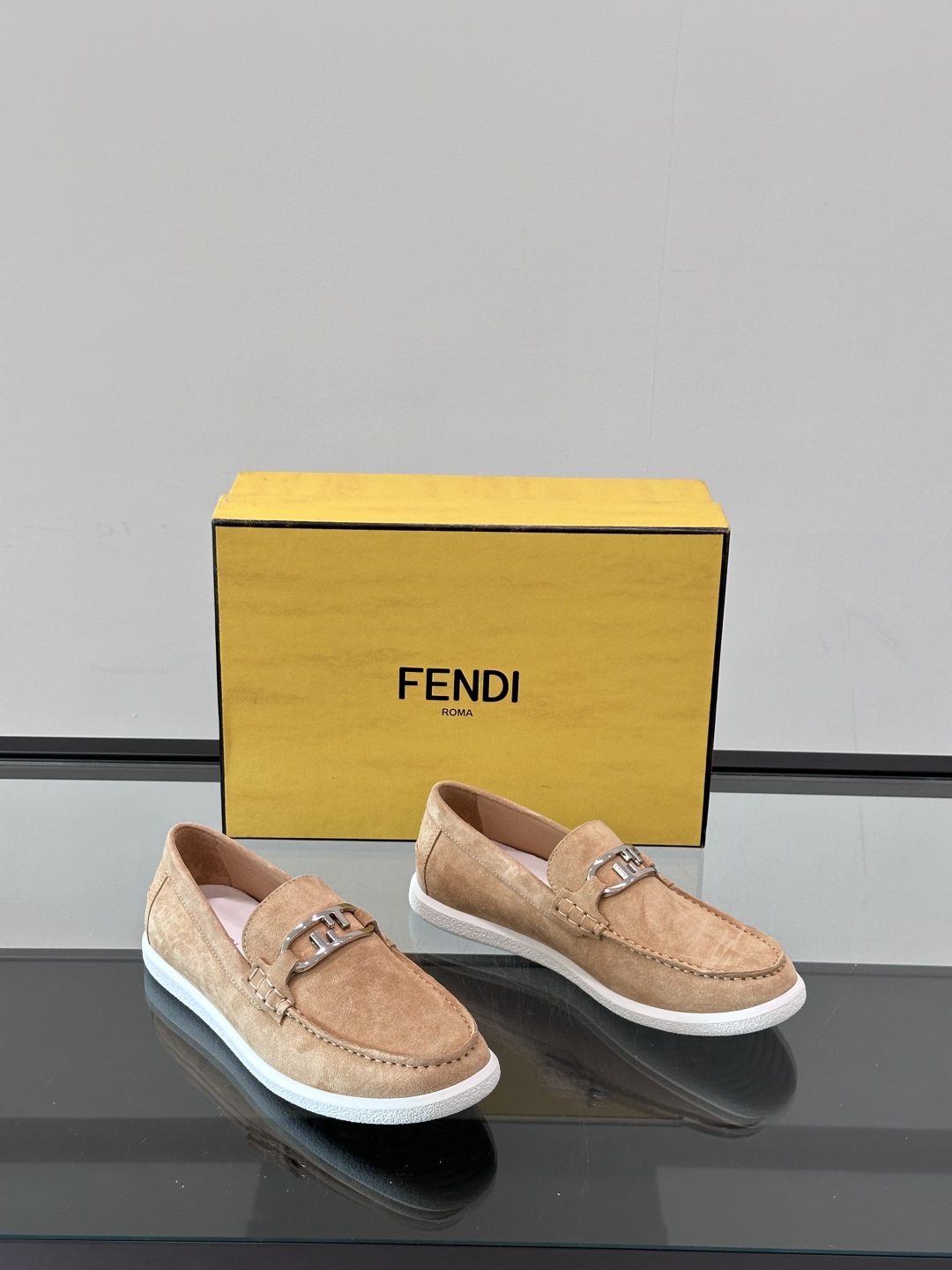 ◾️▫️Fend*～高端男士正装休闲皮鞋，高端大气，私家开模定制原版品牌五金扣装饰，小牛皮透气内里，原版