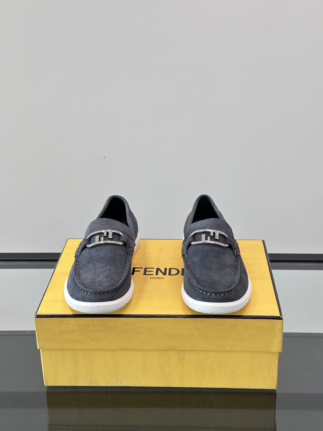 ◾️▫️Fend*～高端男士正装休闲皮鞋，高端大气，私家开模定制原版品牌五金扣装饰，小牛皮透气内里，原版