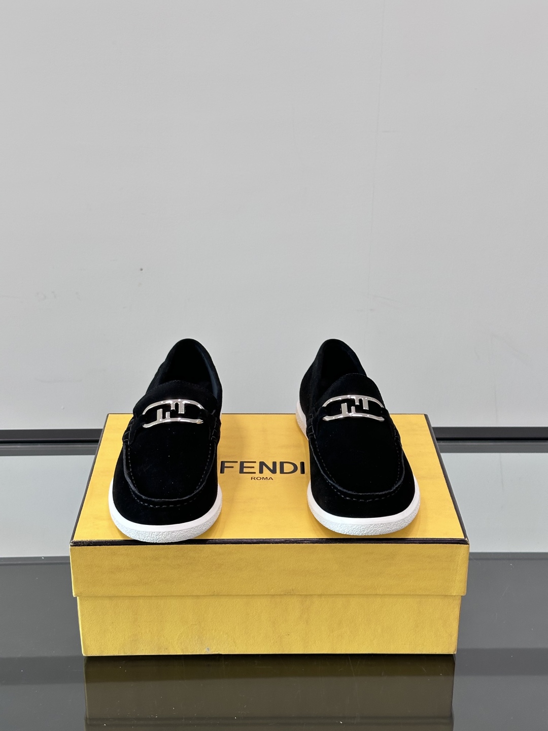 ◾️▫️Fend*～高端男士正装休闲皮鞋，高端大气，私家开模定制原版品牌五金扣装饰，小牛皮透气内里，原版