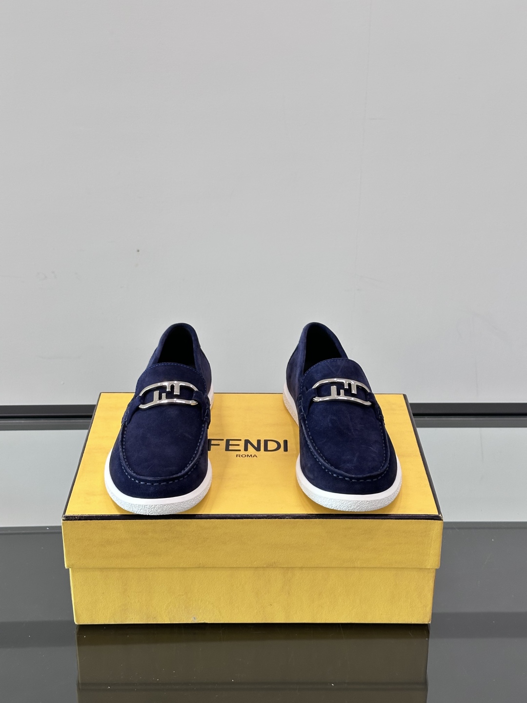 ◾️▫️Fend*～高端男士正装休闲皮鞋，高端大气，私家开模定制原版品牌五金扣装饰，小牛皮透气内里，原版