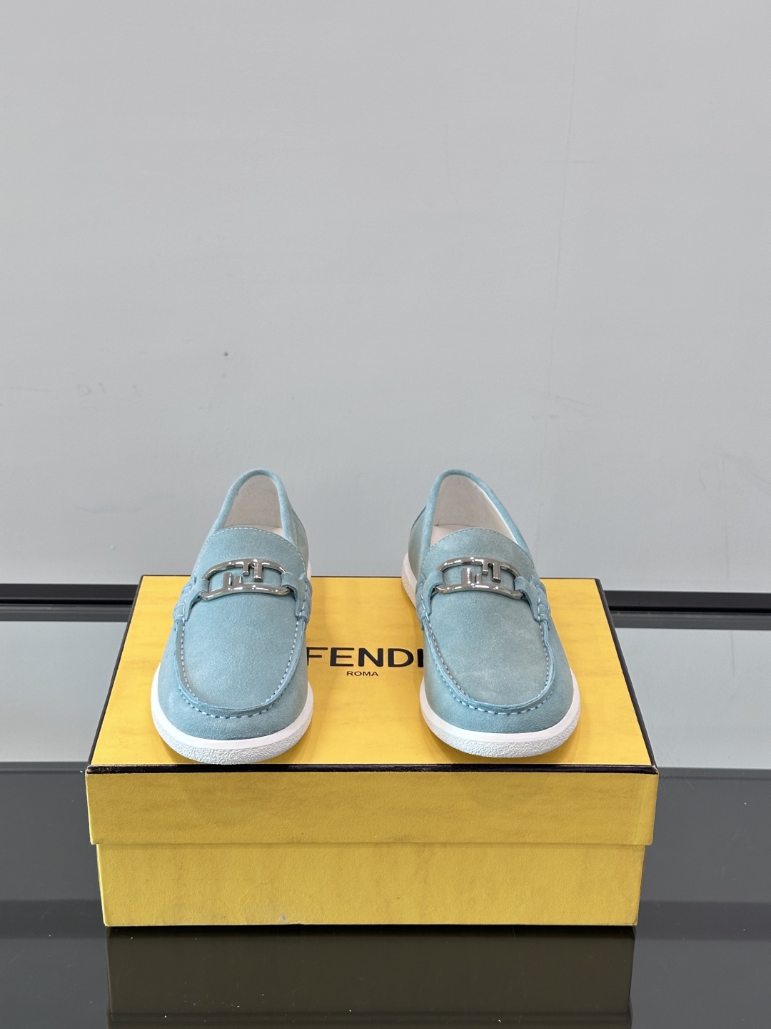 ◾️▫️Fend*～高端男士正装休闲皮鞋，高端大气，私家开模定制原版品牌五金扣装饰，小牛皮透气内里，原版