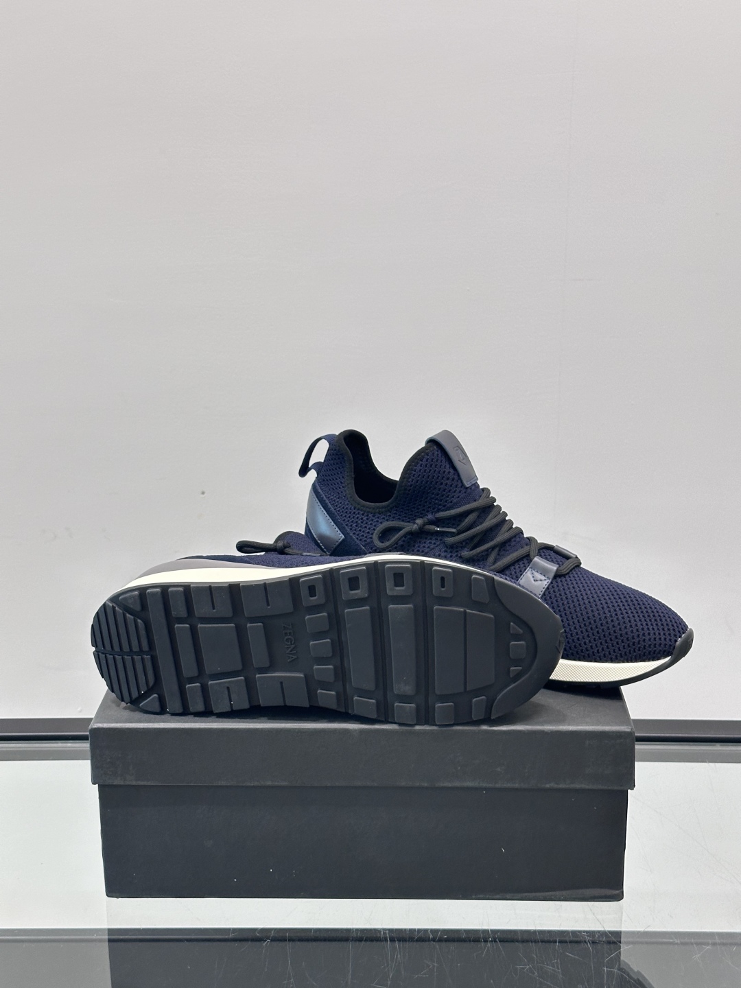 Zegna/杰尼亚全新男士休闲鞋。高定原版一致的特殊弹力针织面料，加密一体飞织面料，确保多季节的实用性和