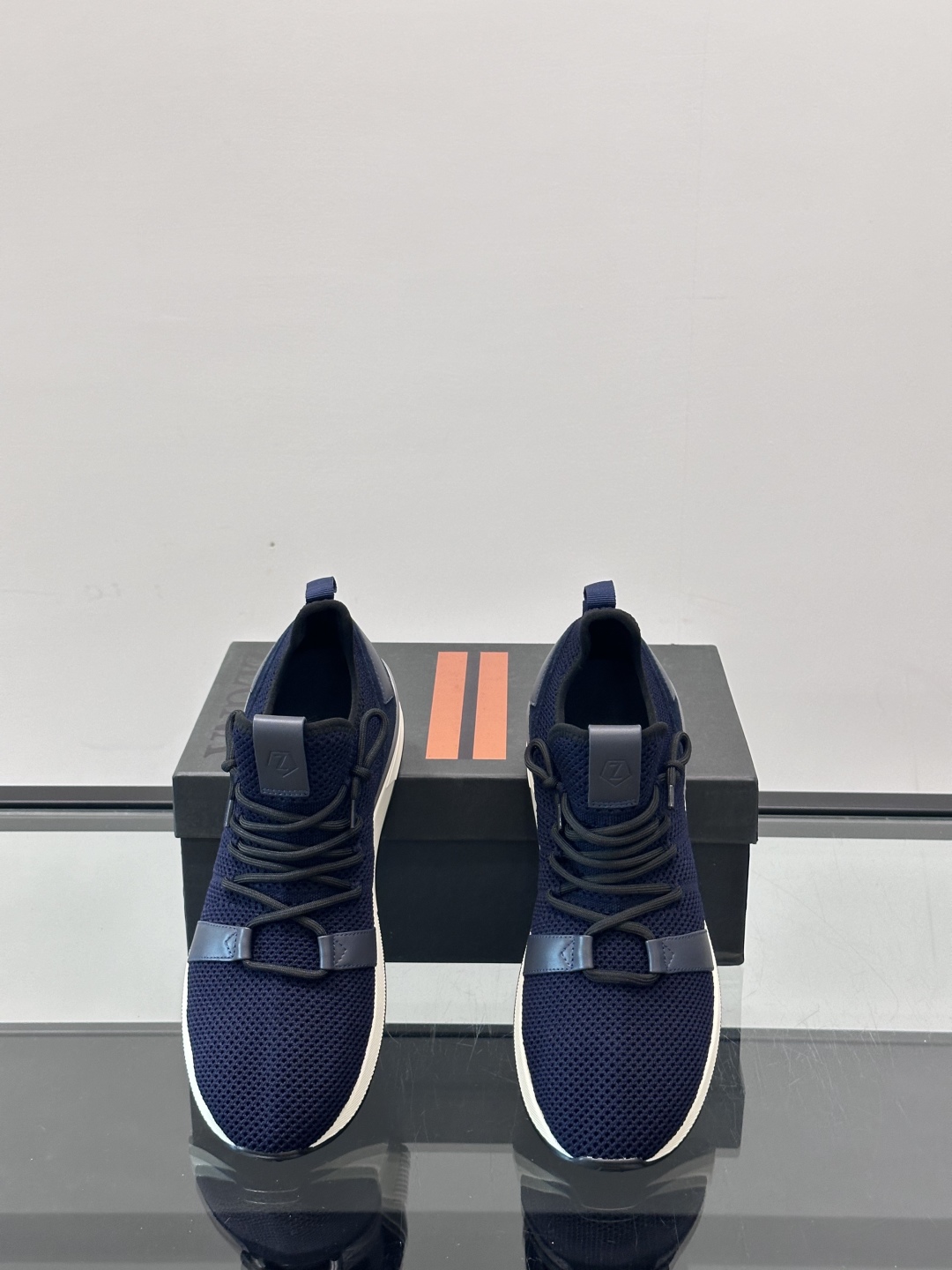 Zegna/杰尼亚全新男士休闲鞋。高定原版一致的特殊弹力针织面料，加密一体飞织面料，确保多季节的实用性和