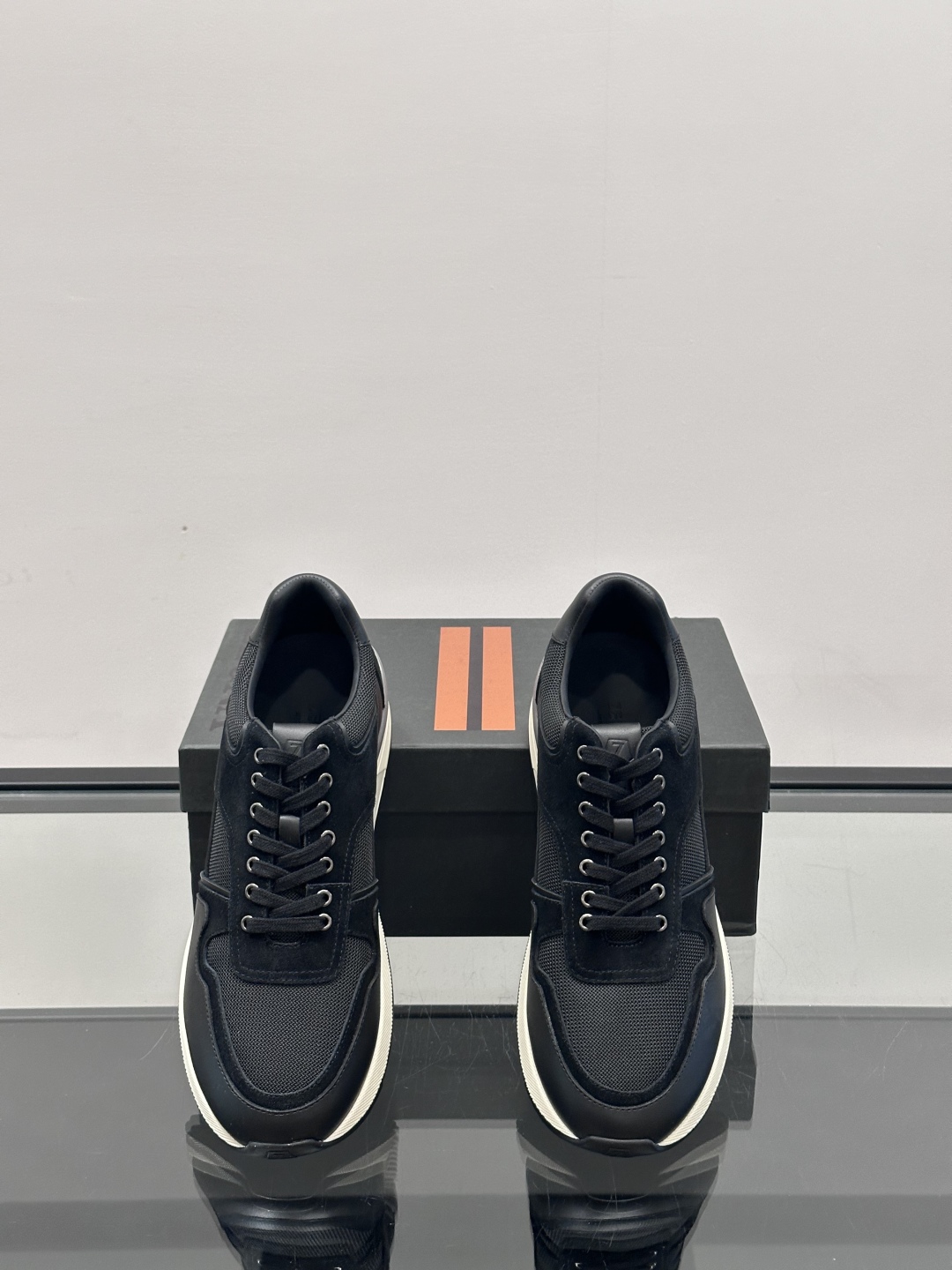 Zegna/杰尼亚 新款男士休闲运动鞋，原材料代工 采用进口小牛皮制作，舒适透气，皮质细腻 精致有光泽 