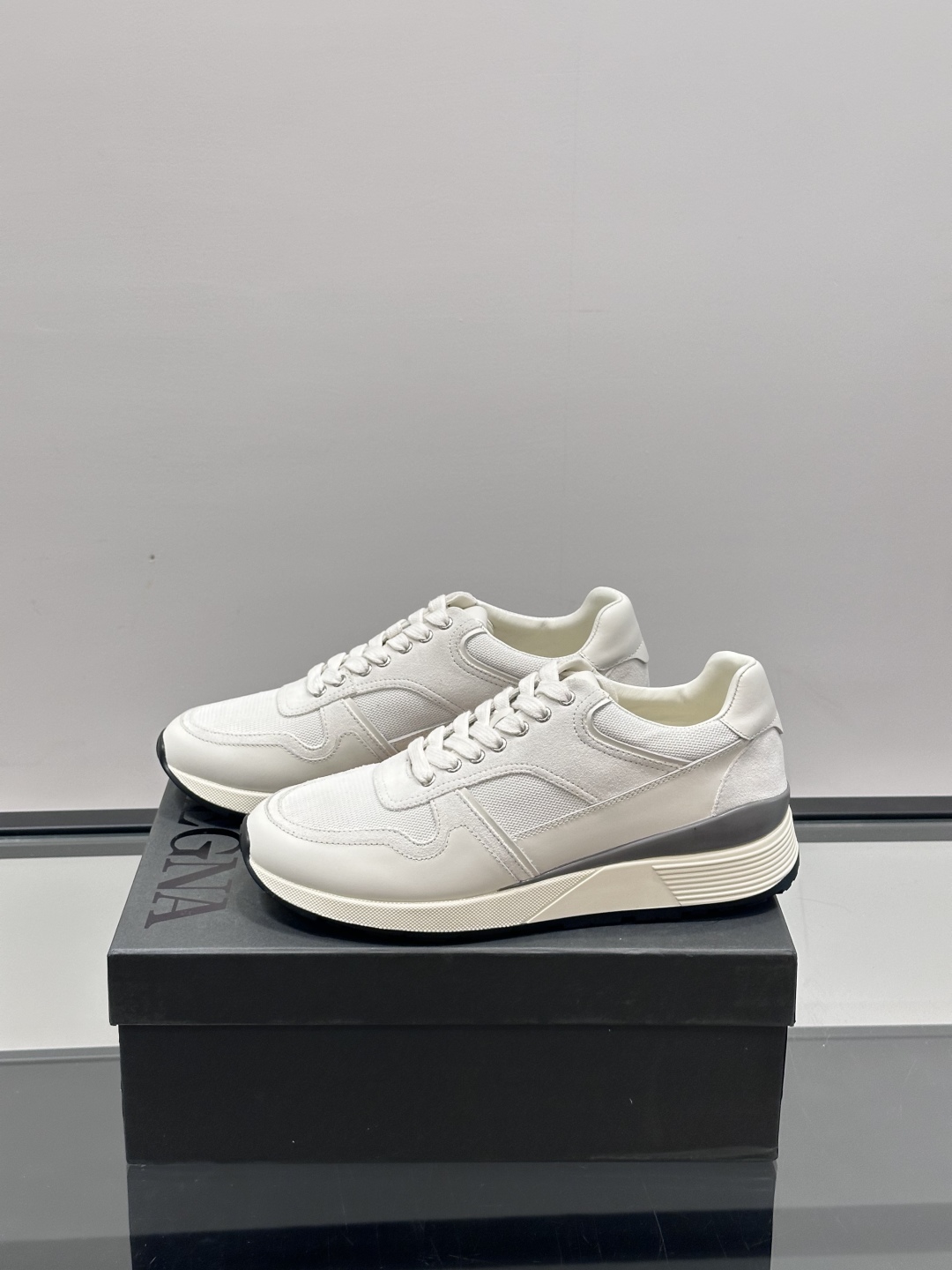 Zegna/杰尼亚 新款男士休闲运动鞋，原材料代工 采用进口小牛皮制作，舒适透气，皮质细腻 精致有光泽 