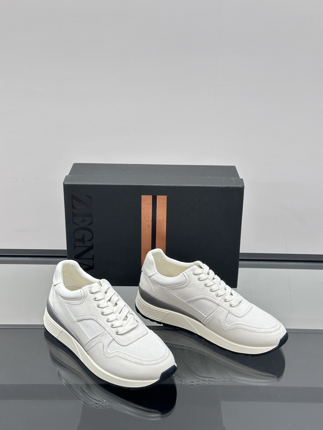 Zegna/杰尼亚 新款男士休闲运动鞋，原材料代工 采用进口小牛皮制作，舒适透气，皮质细腻 精致有光泽 