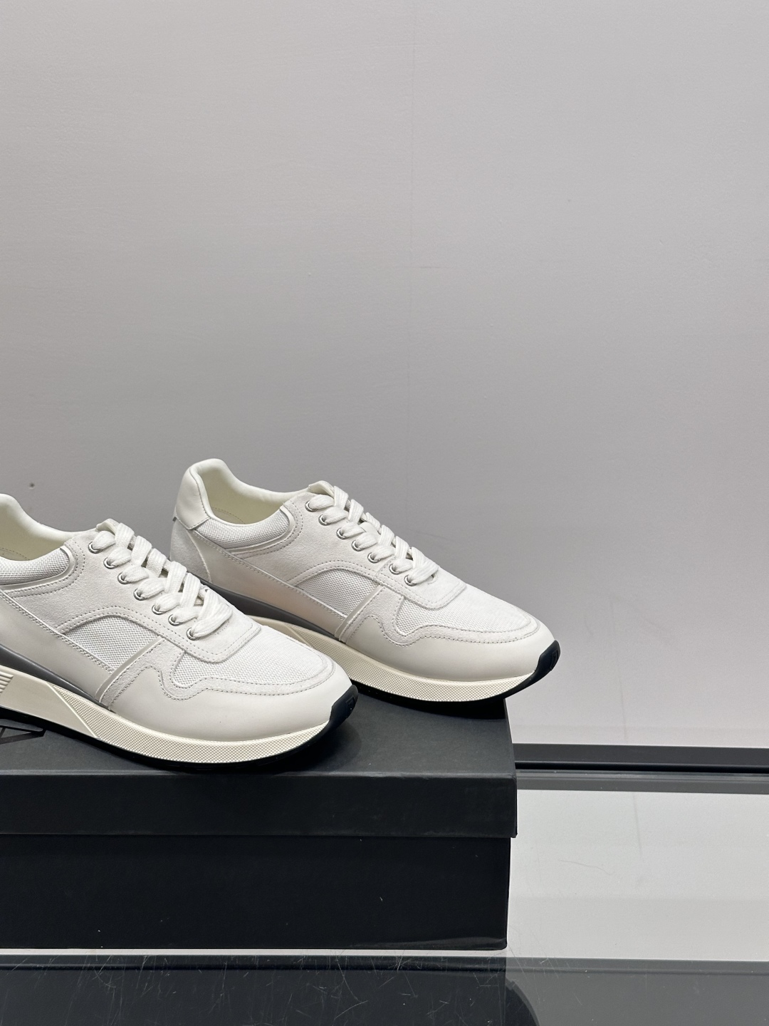Zegna/杰尼亚 新款男士休闲运动鞋，原材料代工 采用进口小牛皮制作，舒适透气，皮质细腻 精致有光泽 