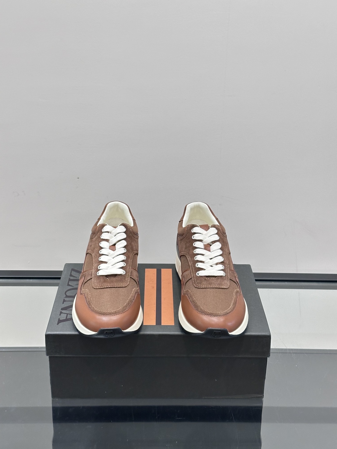 Zegna/杰尼亚 新款男士休闲运动鞋，原材料代工 采用进口小牛皮制作，舒适透气，皮质细腻 精致有光泽 