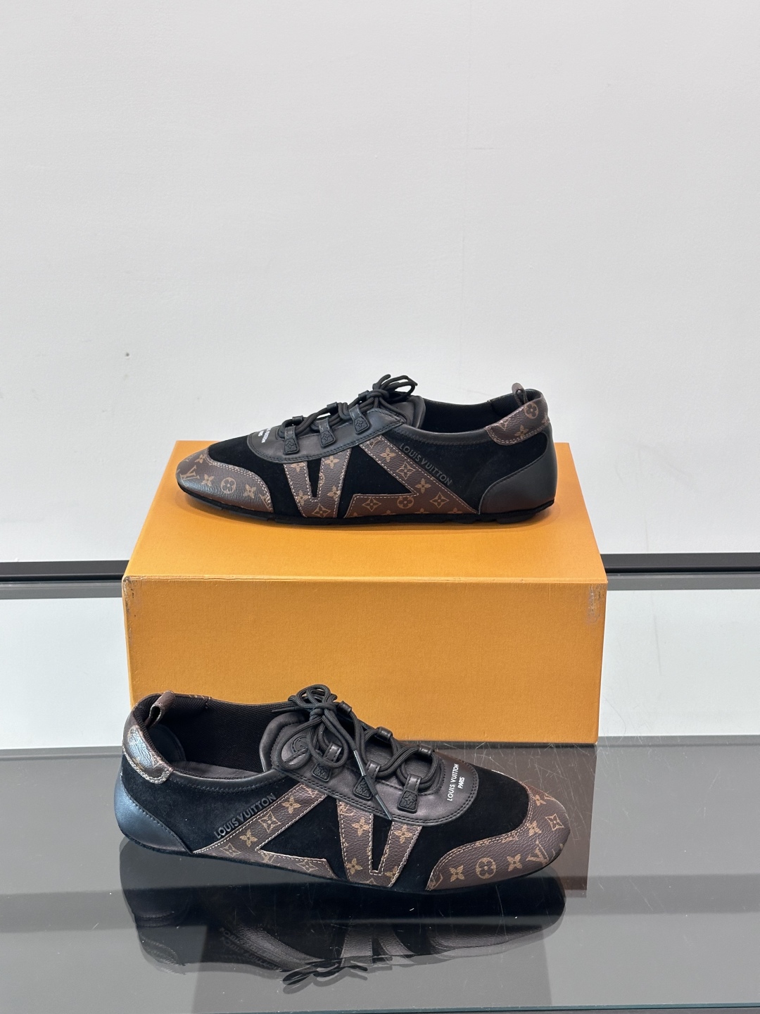  𝐋𝐕 𝐒𝐧𝐞𝐚𝐤𝐞𝐫𝐢𝐧𝐚☑️驴牌运动鞋近来热度居高不下！品牌代言人宋茜､周冬雨,品牌大使钟楚曦､欧阳