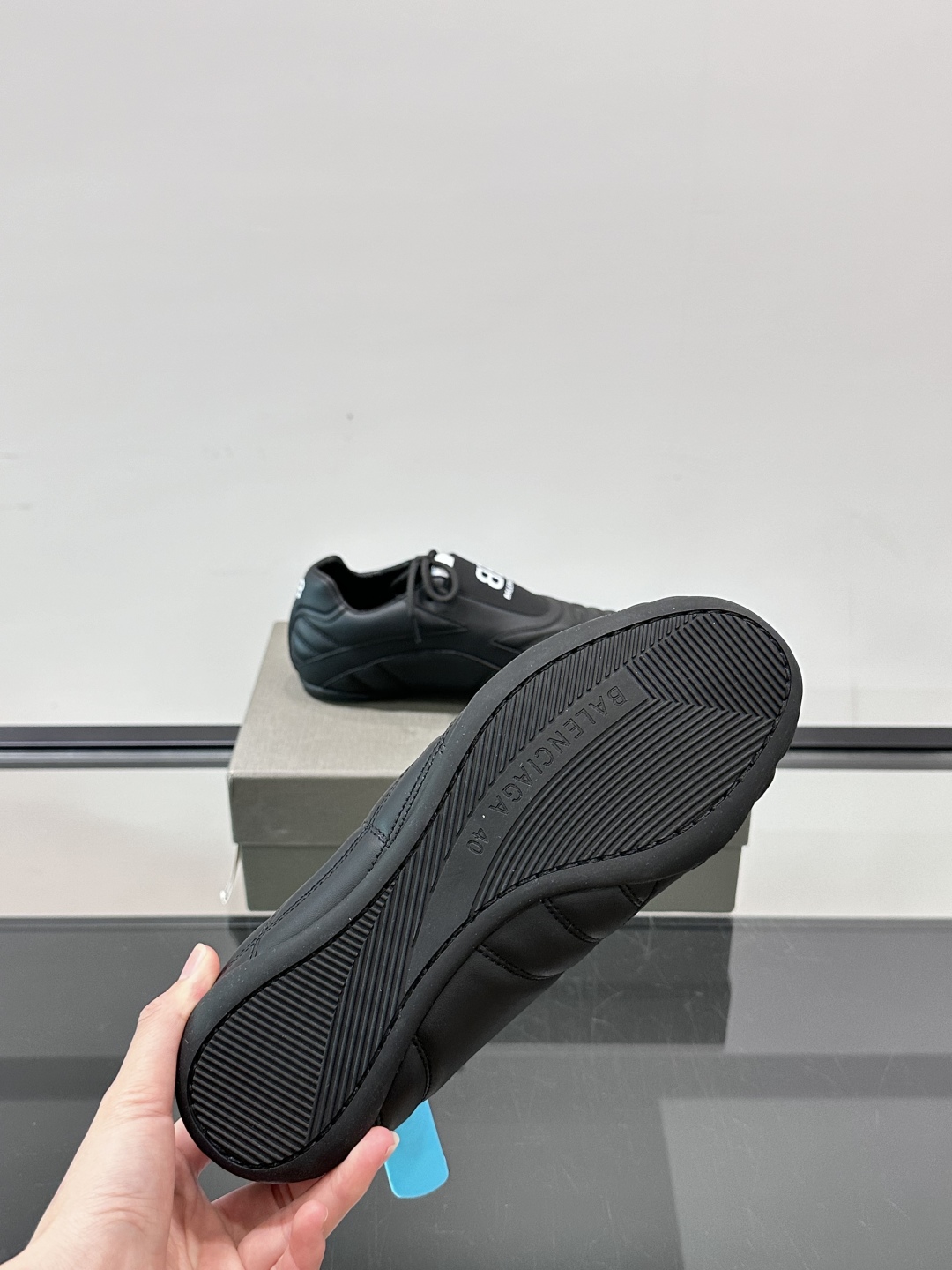 Balenciaga BB拳击鞋。Zen 足球风热潮▪️最近很流行平底鞋 比samba好穿很多！！！巴黎
