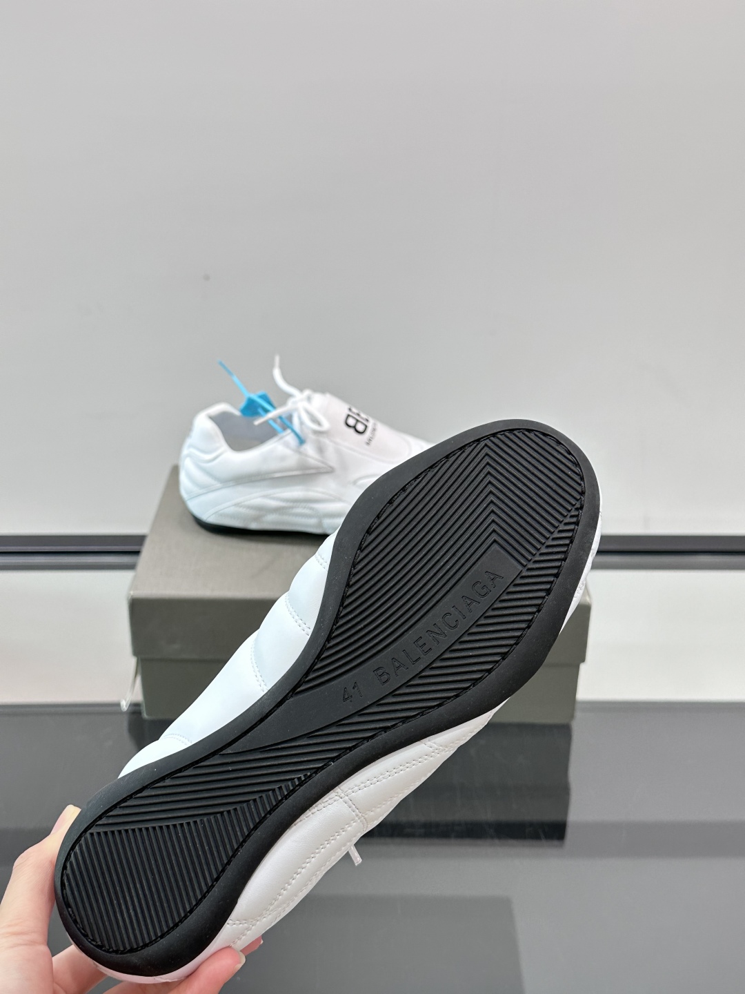 Balenciaga BB拳击鞋。Zen 足球风热潮▪️最近很流行平底鞋 比samba好穿很多！！！巴黎