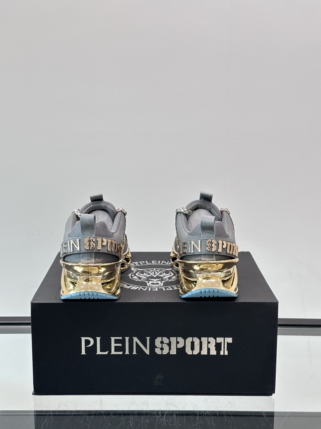 PHILIPP PLEIN德国潮牌，原单精品，高端男士休闲运动鞋，特殊渠道货，品质超赞！五金细节极具质感