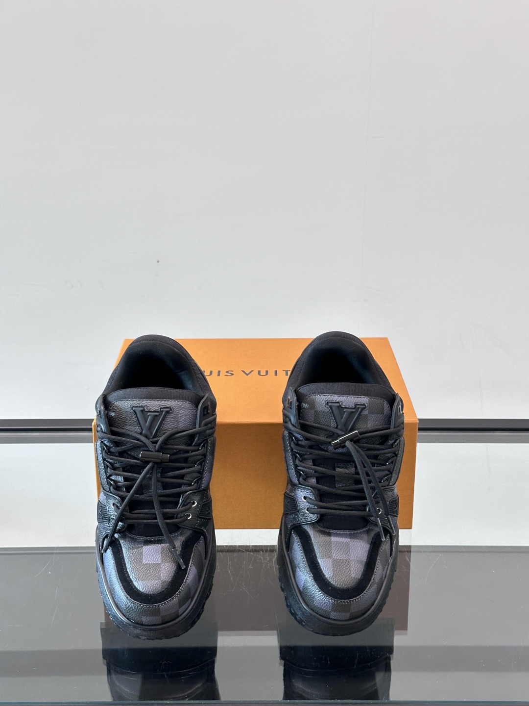 ◾️▫️L Trainer Maxi小胖丁休闲运动鞋，2025早春新配色，将经典 Lv Trainer 