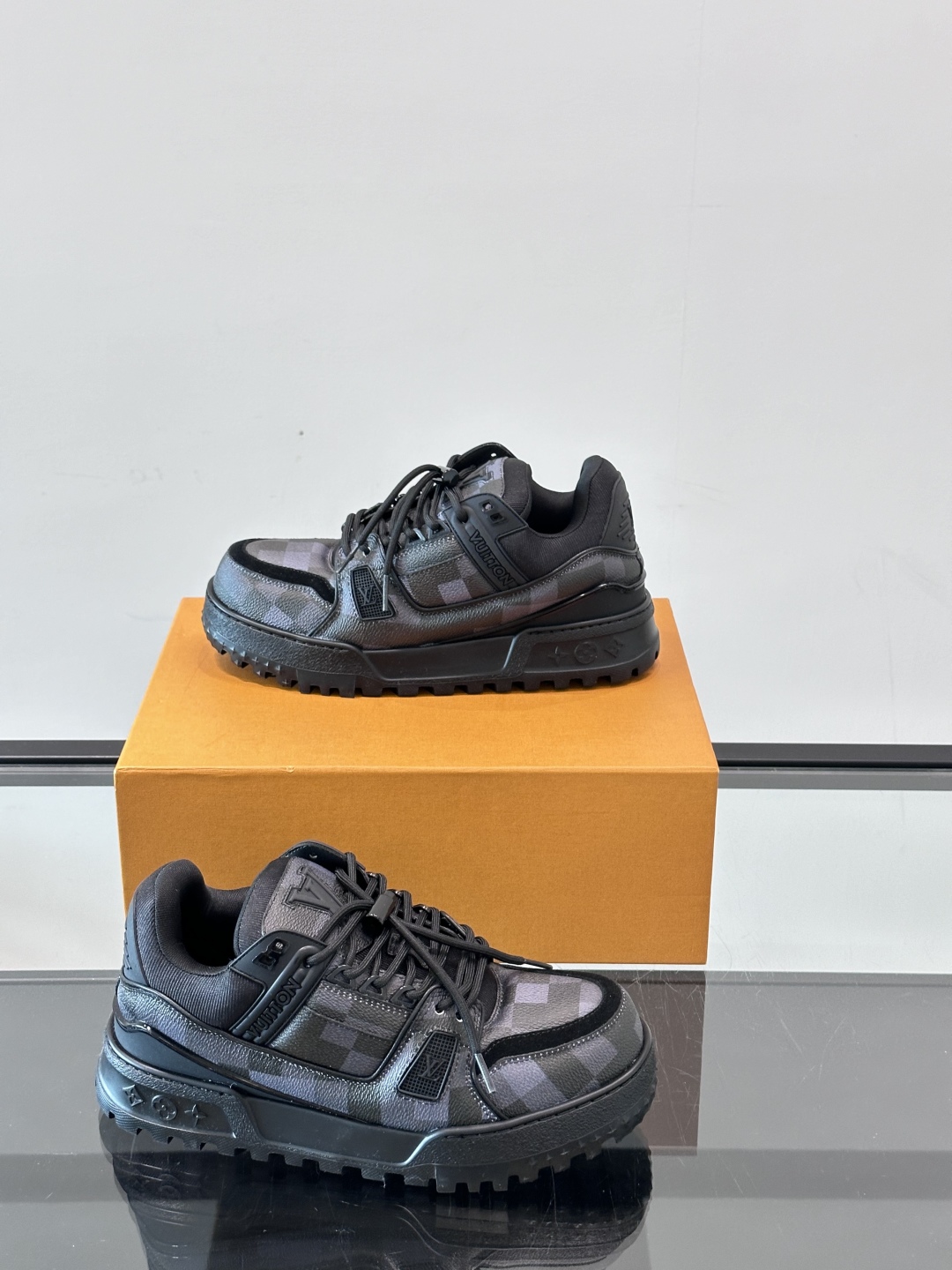 ◾️▫️L Trainer Maxi小胖丁休闲运动鞋，2025早春新配色，将经典 Lv Trainer 