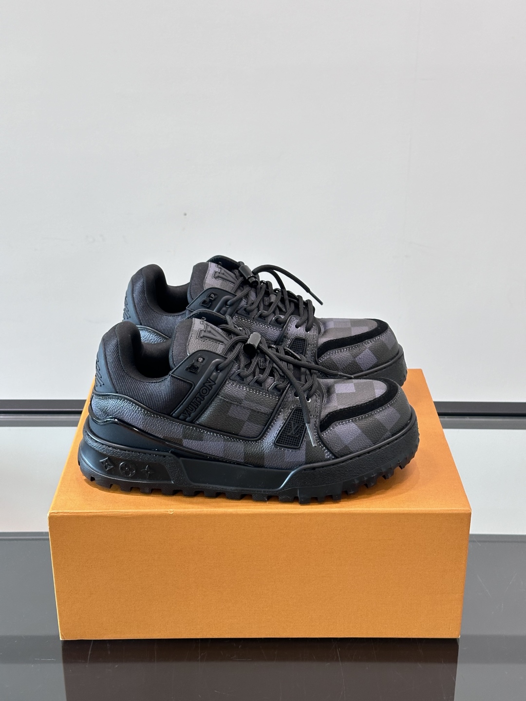 ◾️▫️L Trainer Maxi小胖丁休闲运动鞋，2025早春新配色，将经典 Lv Trainer 