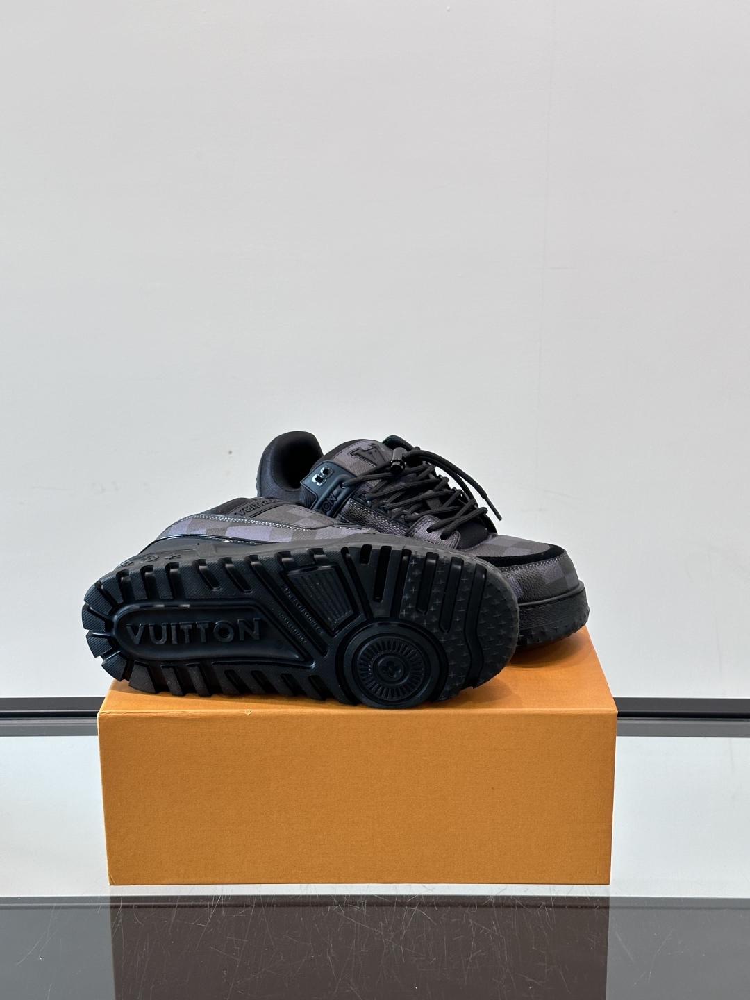 ◾️▫️L Trainer Maxi小胖丁休闲运动鞋，2025早春新配色，将经典 Lv Trainer 