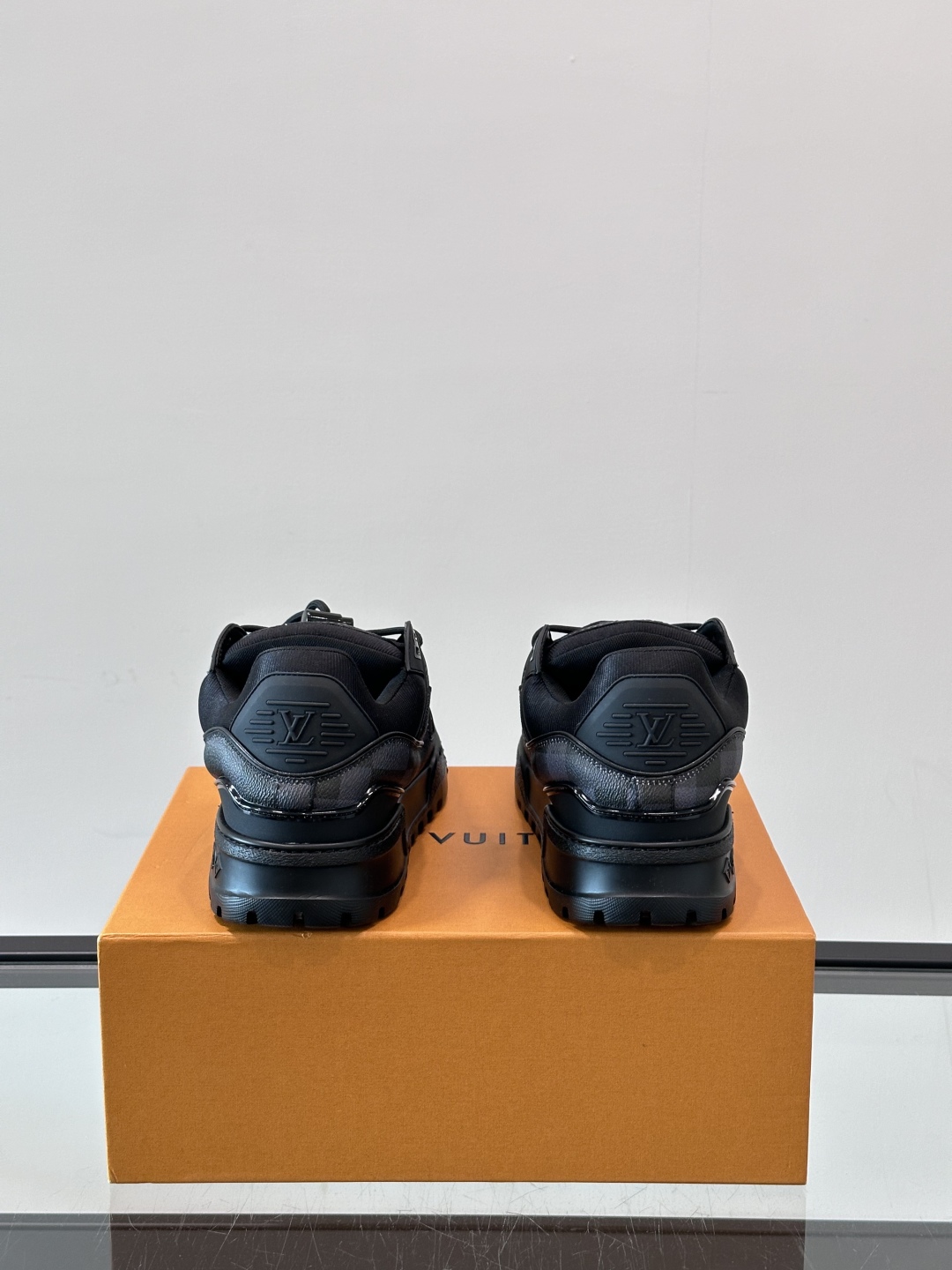 ◾️▫️L Trainer Maxi小胖丁休闲运动鞋，2025早春新配色，将经典 Lv Trainer 