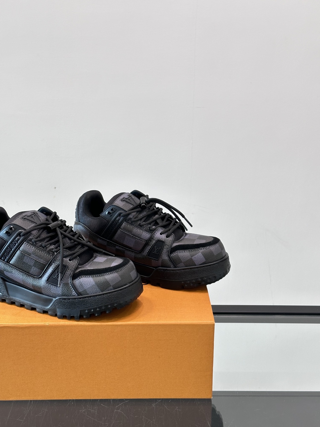 ◾️▫️L Trainer Maxi小胖丁休闲运动鞋，2025早春新配色，将经典 Lv Trainer 