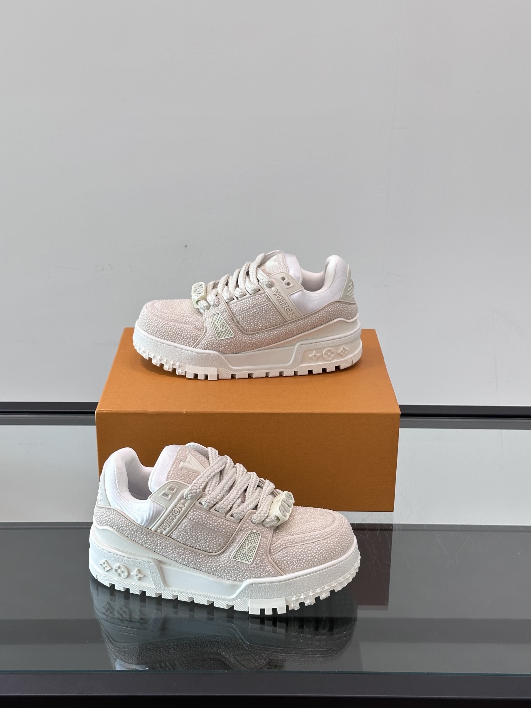 LV新款25ss 春季新品 珍珠Trainer胖丁👌来自于25年度春季新品😍全新的MAXI TRAINE