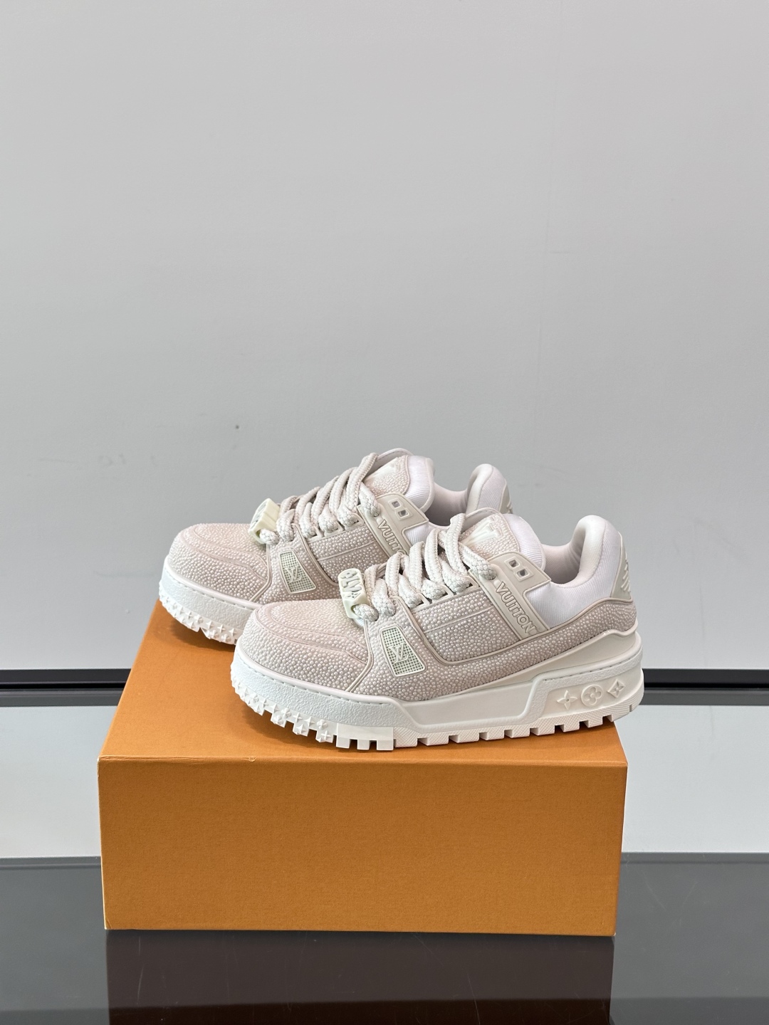 LV新款25ss 春季新品 珍珠Trainer胖丁👌来自于25年度春季新品😍全新的MAXI TRAINE
