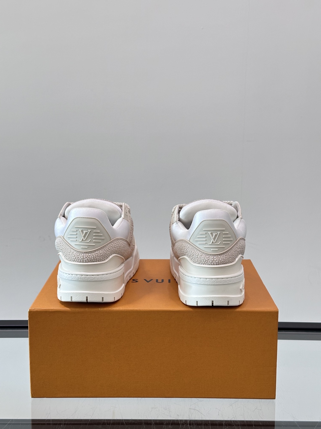 LV新款25ss 春季新品 珍珠Trainer胖丁👌来自于25年度春季新品😍全新的MAXI TRAINE