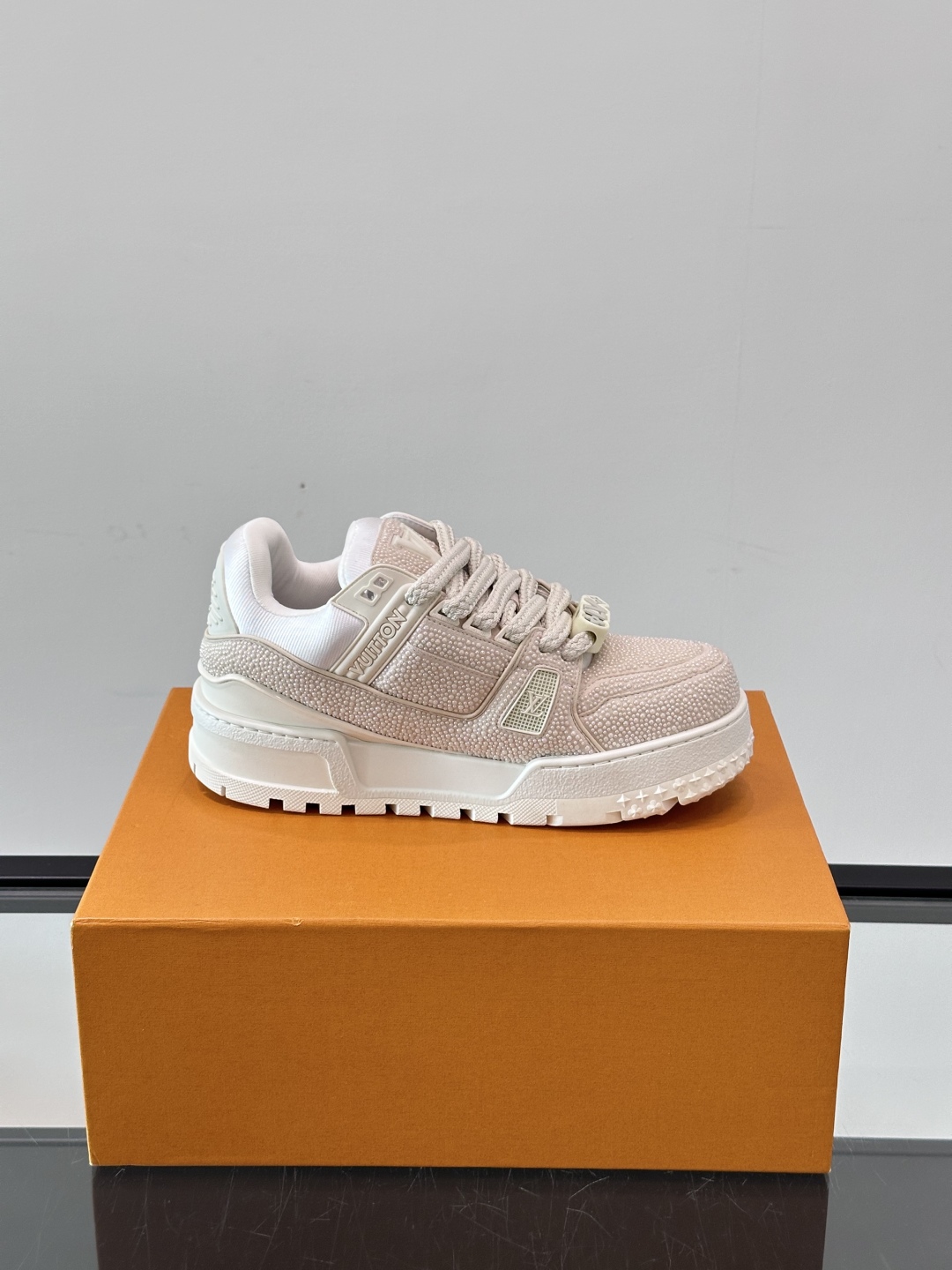 LV新款25ss 春季新品 珍珠Trainer胖丁👌来自于25年度春季新品😍全新的MAXI TRAINE