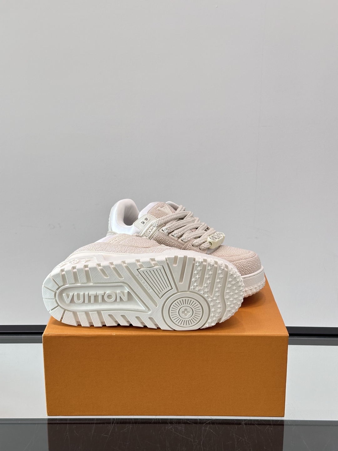 LV新款25ss 春季新品 珍珠Trainer胖丁👌来自于25年度春季新品😍全新的MAXI TRAINE