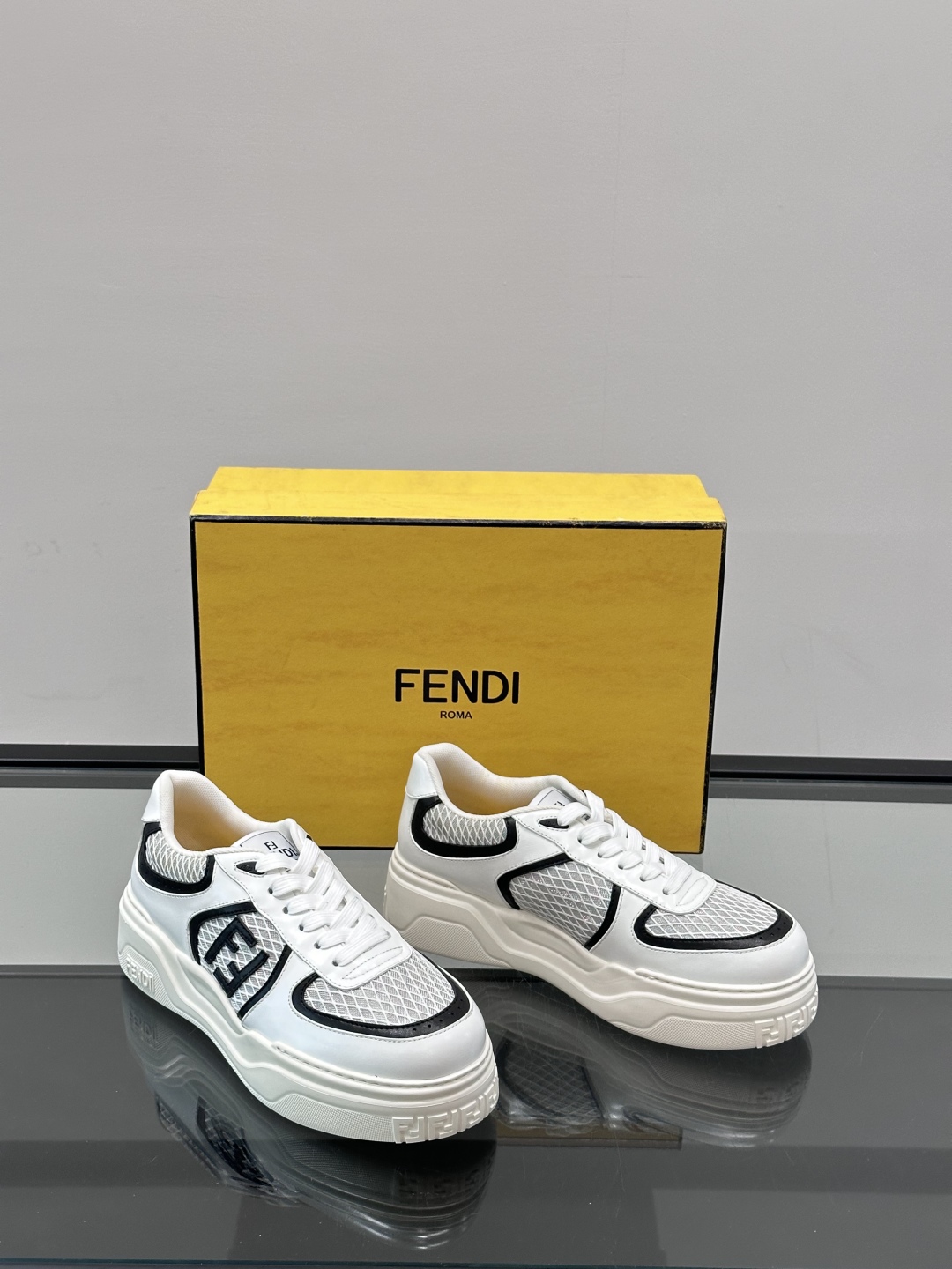 Fendi芬迪春夏最新走秀款运动鞋 25秀场出镜率最高的单品 原版购入开发 一比一复刻 设计师Kim J