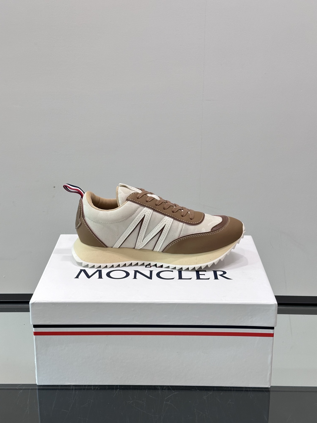 Moncler/盟可睐 Pacey男士运动鞋出货，厚底百搭秋季新款运动鞋！Pacey织物和牛巴革运动鞋是