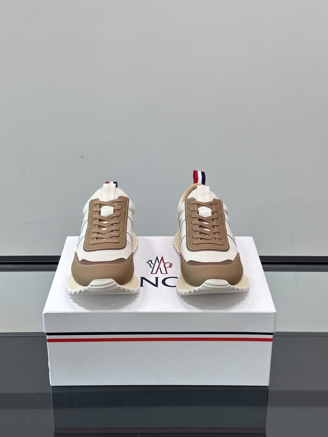 Moncler/盟可睐 Pacey男士运动鞋出货，厚底百搭秋季新款运动鞋！Pacey织物和牛巴革运动鞋是