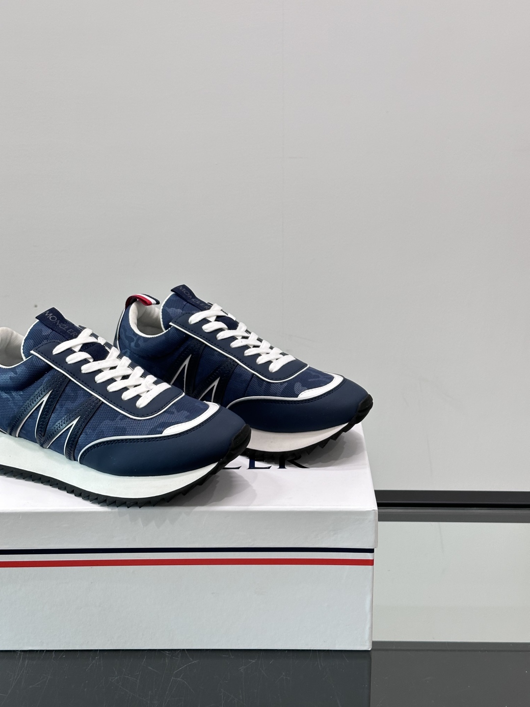 Moncler/盟可睐 Pacey男士运动鞋出货，厚底百搭秋季新款运动鞋！Pacey织物和牛巴革运动鞋是
