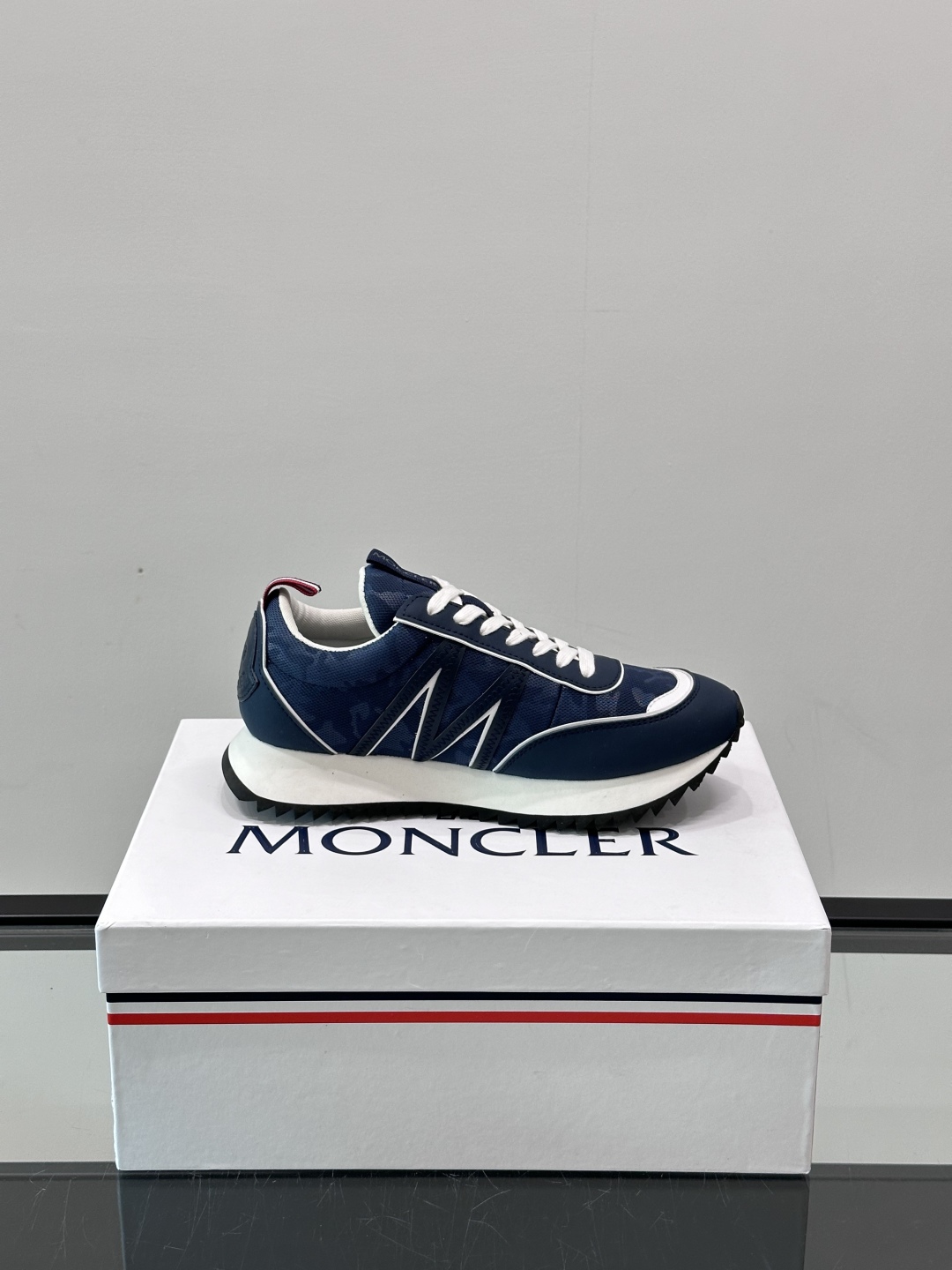 Moncler/盟可睐 Pacey男士运动鞋出货，厚底百搭秋季新款运动鞋！Pacey织物和牛巴革运动鞋是