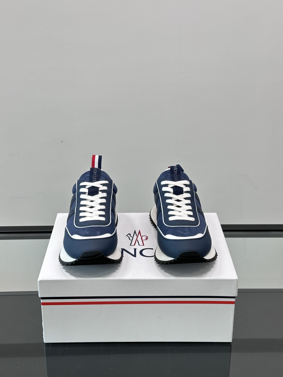 Moncler/盟可睐 Pacey男士运动鞋出货，厚底百搭秋季新款运动鞋！Pacey织物和牛巴革运动鞋是