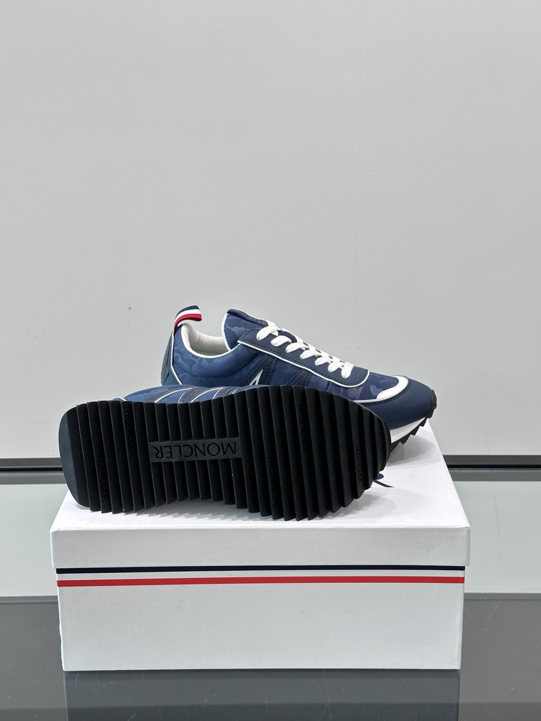 Moncler/盟可睐 Pacey男士运动鞋出货，厚底百搭秋季新款运动鞋！Pacey织物和牛巴革运动鞋是