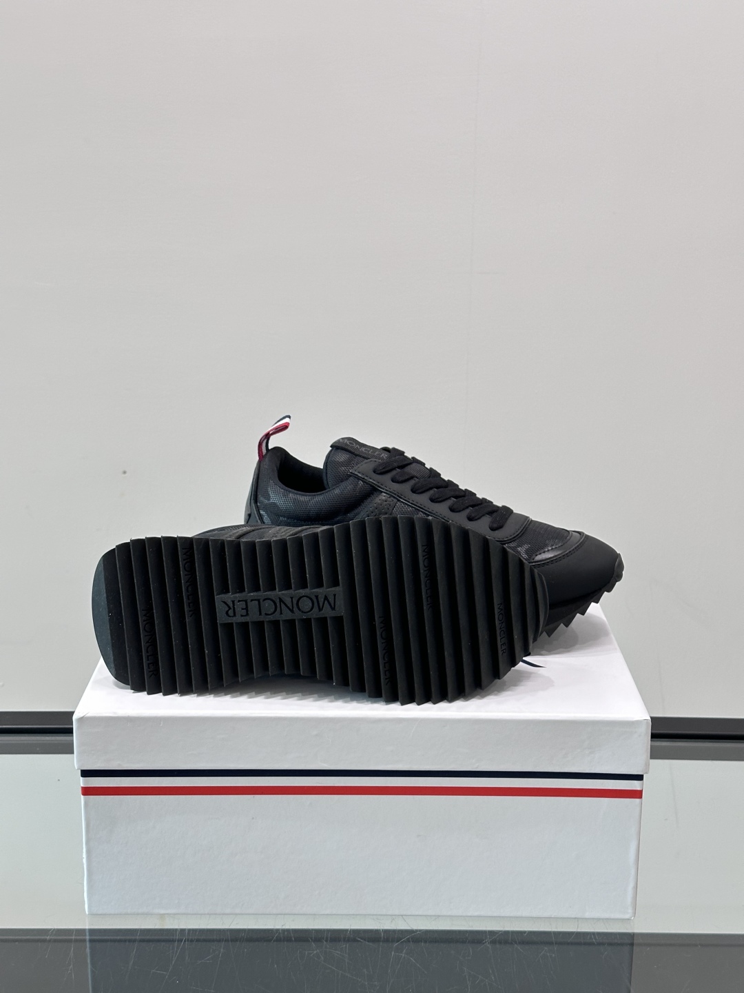 Moncler/盟可睐 Pacey男士运动鞋出货，厚底百搭秋季新款运动鞋！Pacey织物和牛巴革运动鞋是