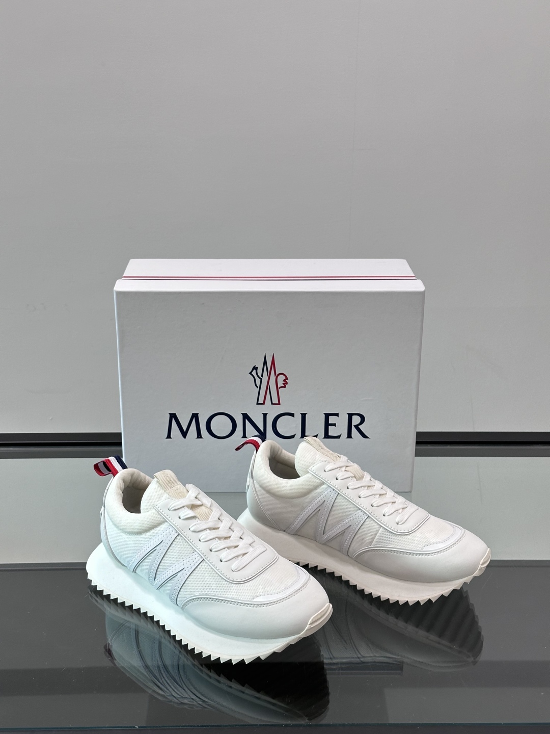 Moncler/盟可睐 Pacey男士运动鞋出货，厚底百搭秋季新款运动鞋！Pacey织物和牛巴革运动鞋是