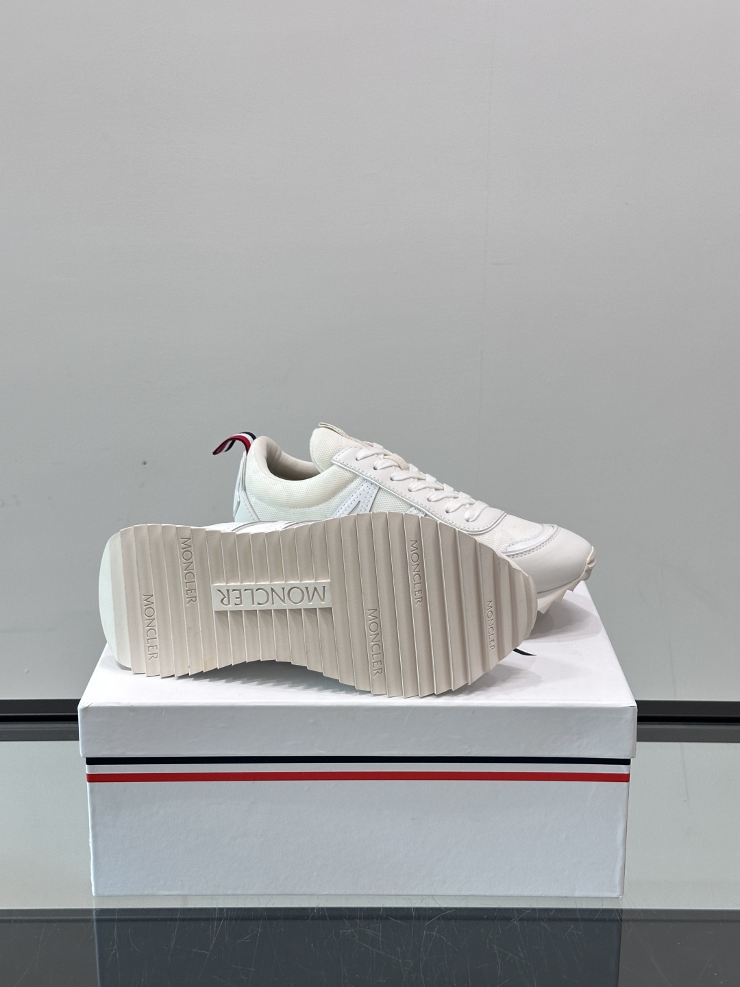 Moncler/盟可睐 Pacey男士运动鞋出货，厚底百搭秋季新款运动鞋！Pacey织物和牛巴革运动鞋是