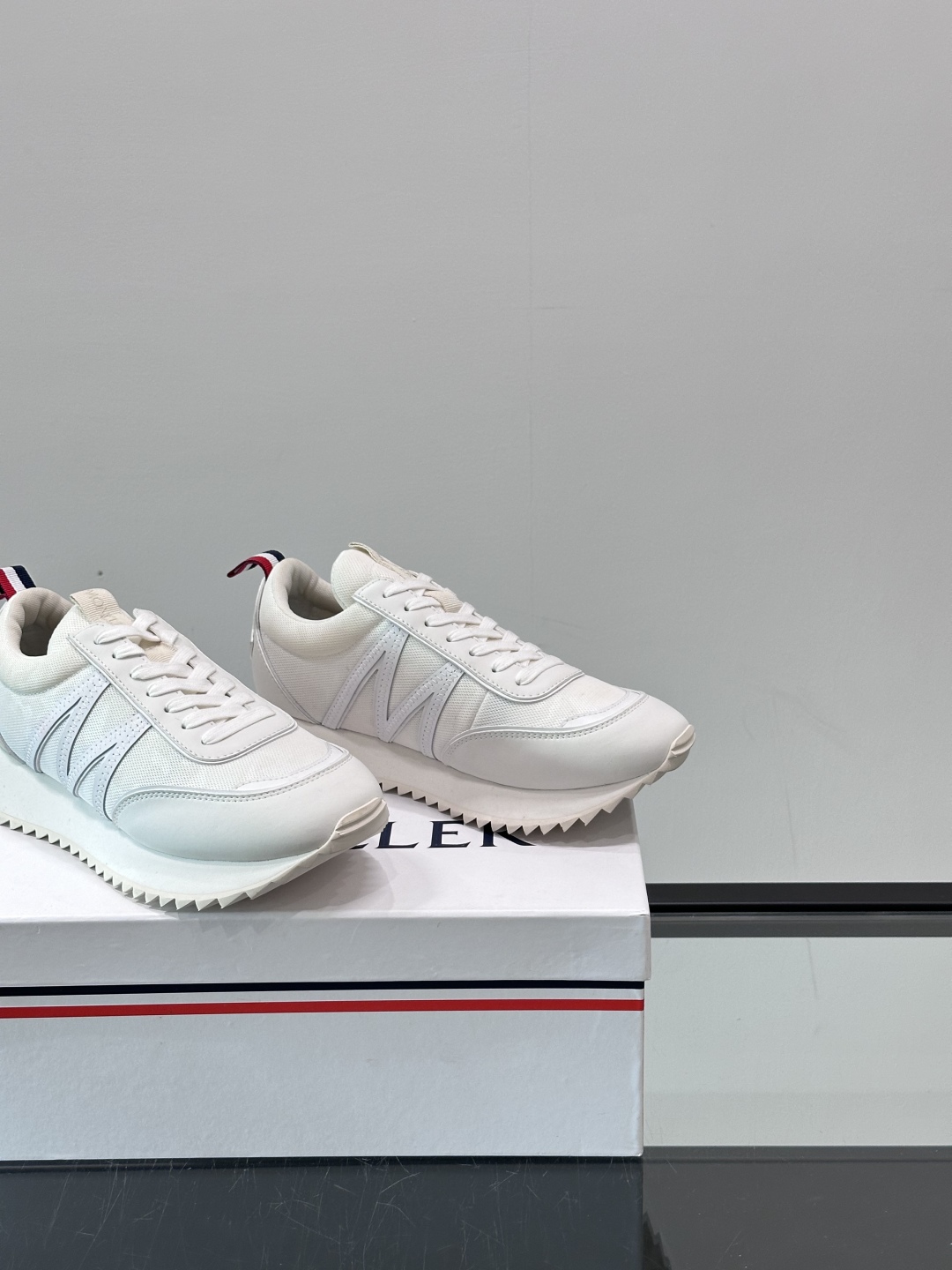 Moncler/盟可睐 Pacey男士运动鞋出货，厚底百搭秋季新款运动鞋！Pacey织物和牛巴革运动鞋是