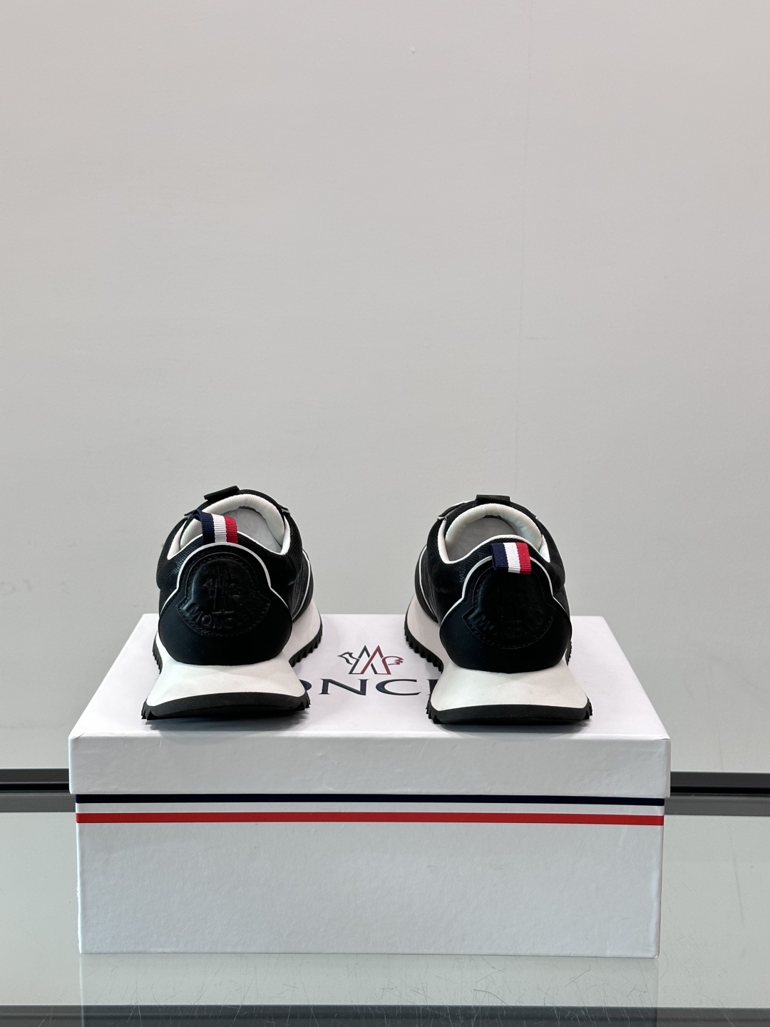 Moncler/盟可睐 Pacey男士运动鞋出货，厚底百搭秋季新款运动鞋！Pacey织物和牛巴革运动鞋是