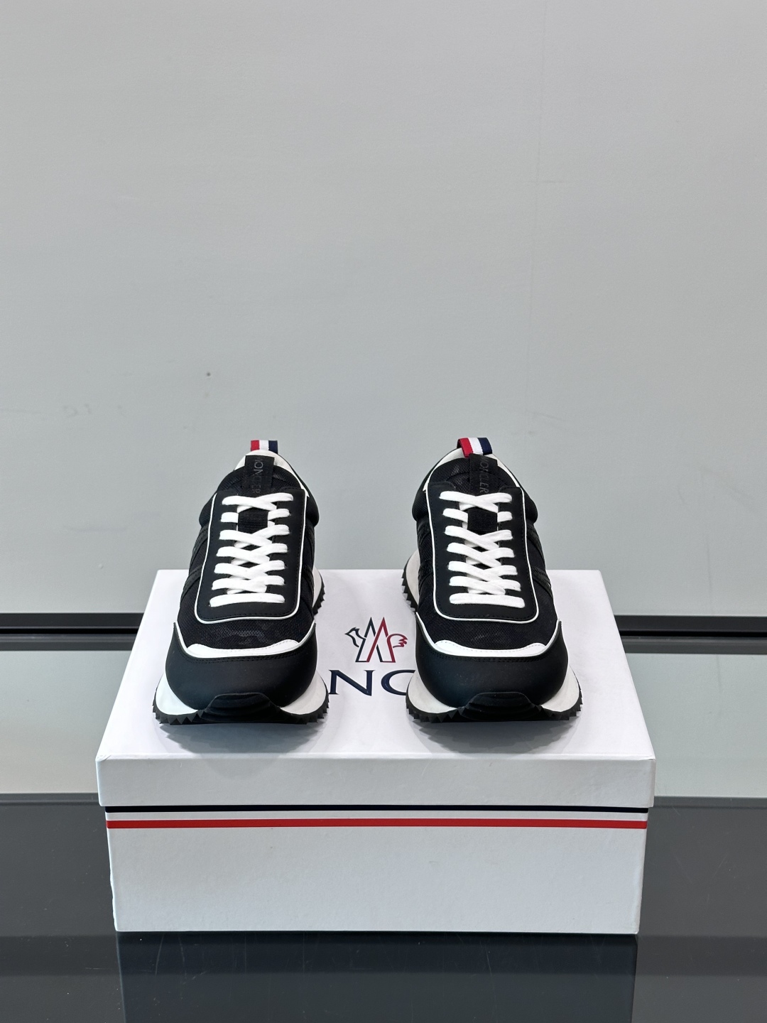 Moncler/盟可睐 Pacey男士运动鞋出货，厚底百搭秋季新款运动鞋！Pacey织物和牛巴革运动鞋是
