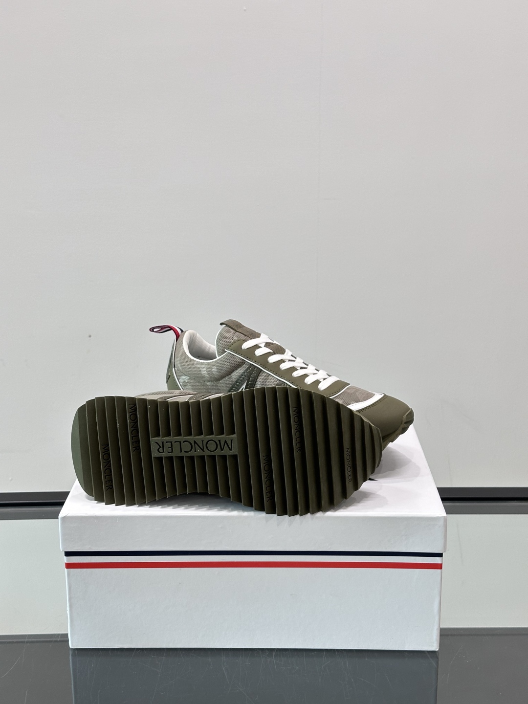 Moncler/盟可睐 Pacey男士运动鞋出货，厚底百搭秋季新款运动鞋！Pacey织物和牛巴革运动鞋是